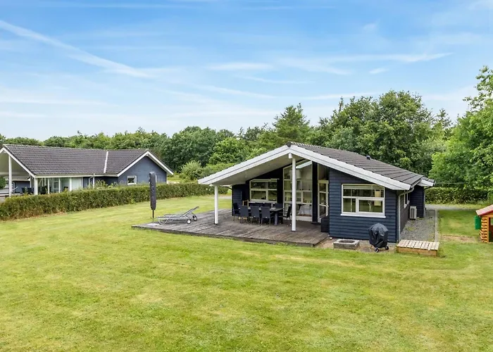 Vakantiehuis Naewe - 30km From The Sea By Interhome